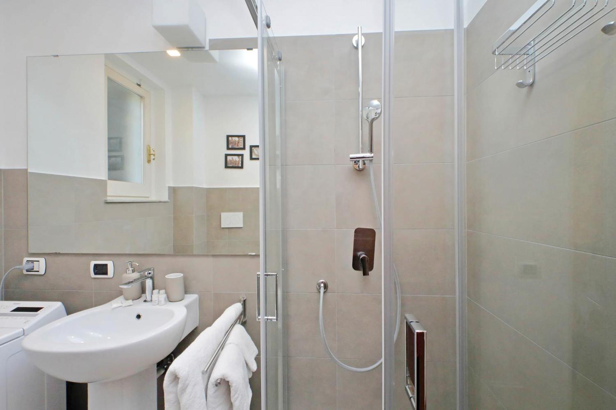 Ych-Comfortable 2 Bedrooms Flat Near Colosseum Roma Eksteriør bilde